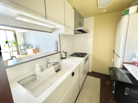 �����s���z�s�����P�u1���ڂ̒��Ã}���V�����̃L�b�`��