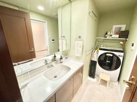 �����s���z�s�����P�u1���ڂ̒��Ã}���V�����̐��ʑ�E���ʏ�