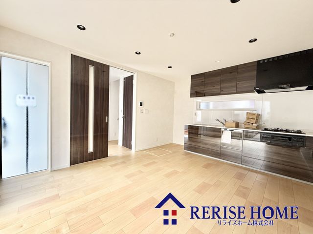 �����s�{���s����1���ڂ̐V�z��ˌ��Ẵ��r���O