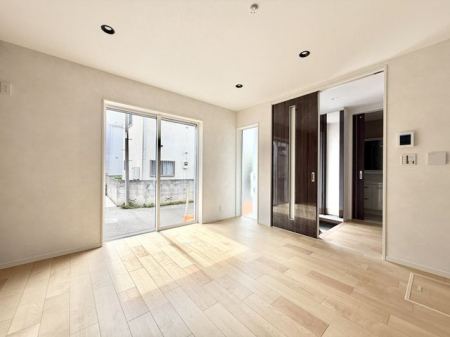 �����s�{���s����1���ڂ̐V�z��ˌ��Ẵ��r���O