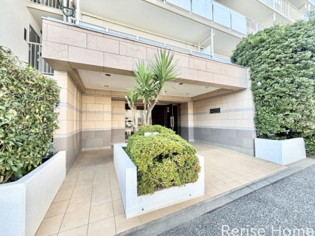 �����s�������s��6���ڂ̒��Ã}���V�����̃G���g�����X