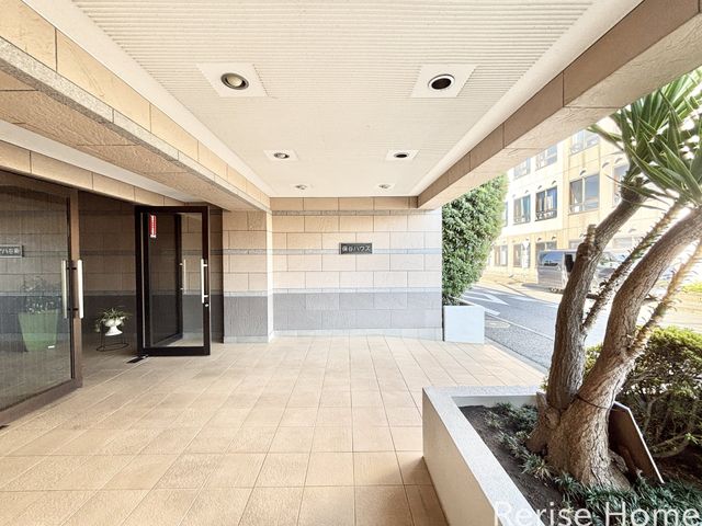 �����s�������s��6���ڂ̒��Ã}���V�����̃G���g�����X