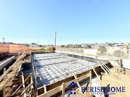 �����s�����R�s�����Β�1���ڂ̐V�z��ˌ��Ă̌��n�O�ώʐ^