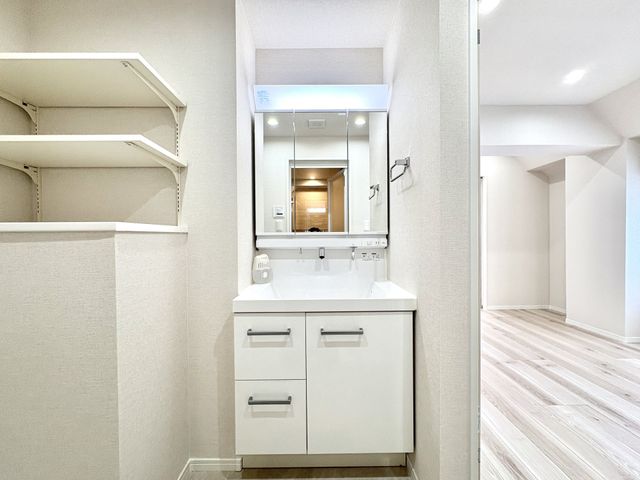 �����s���c�J���Α�3���ڂ̒��Ã}���V�����̐��ʑ�E���ʏ�