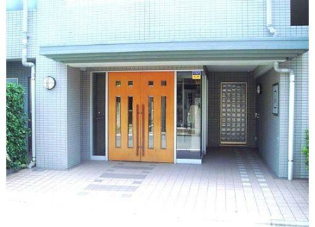 �����s�������s������1���ڂ̒��Ã}���V�����̃G���g�����X