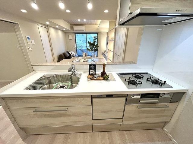 �����s������l�c�R4���ڂ̒��Ã}���V�����̃L�b�`��