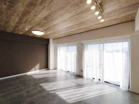 �����s���c�J��[��5���ڂ̒��Ã}���V�����̃��r���O