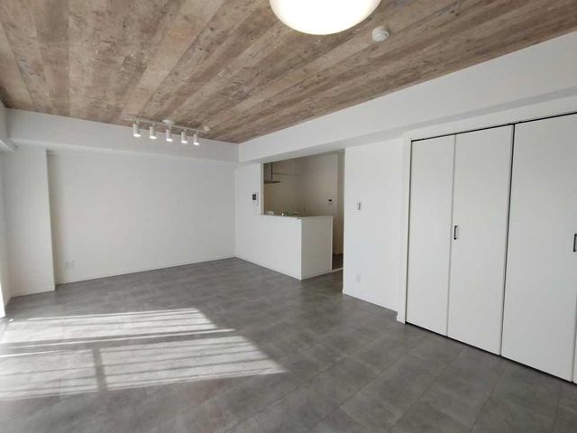 �����s���c�J��[��5���ڂ̒��Ã}���V�����̃��r���O