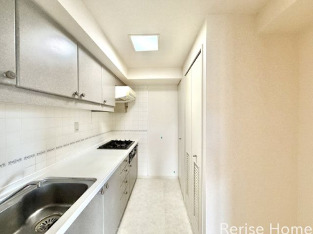 �����s�������s����1���ڂ̒��Ã}���V�����̃L�b�`��