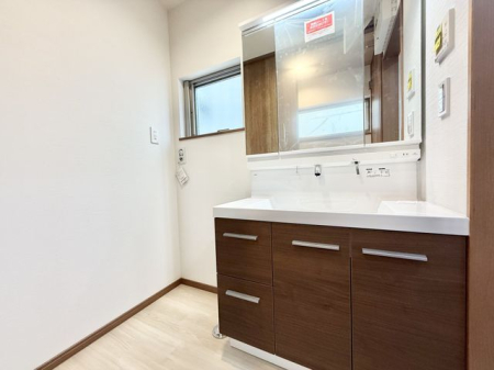 �����s�O��s���4���ڂ̐V�z��ˌ��Ă̗���