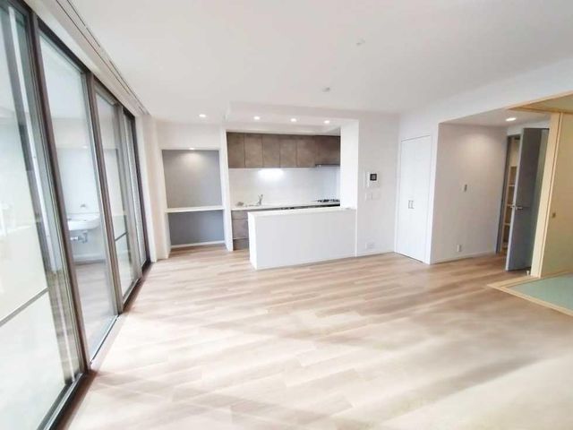 �����s�������s�J�˒�2���ڂ̒��Ã}���V�����̃��r���O