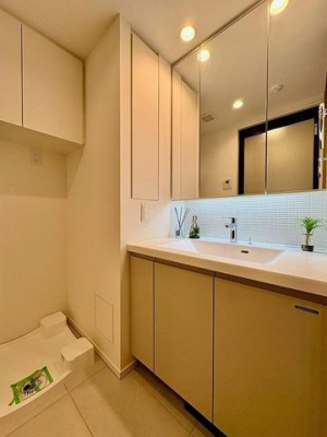 �����s������l�c�R3���ڂ̒��Ã}���V�����̌��n�O�ώʐ^