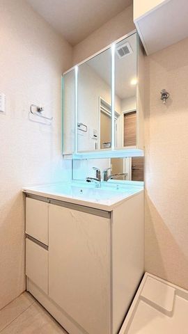 �����s���z�s���n2���ڂ̒��Ã}���V�����̐��ʑ�E���ʏ�