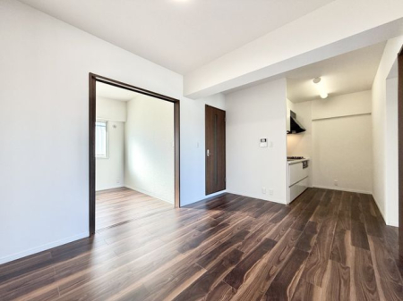 �����s����a�s����3���ڂ̒��Ã}���V�����̃��r���O