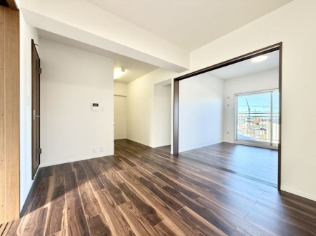 �����s����a�s����3���ڂ̒��Ã}���V�����̃��r���O