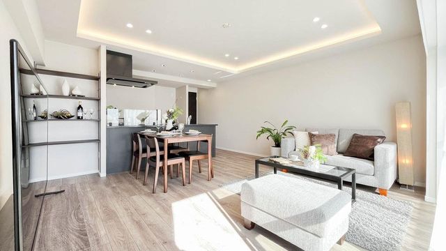 �����s������i��4���ڂ̒��Ã}���V�����̃��r���O