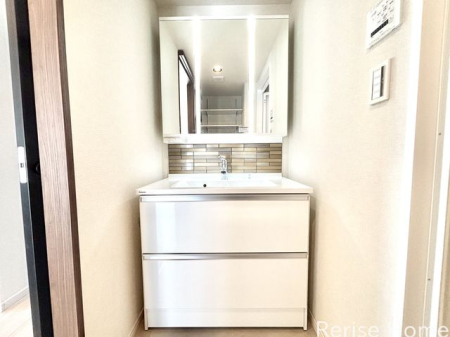 �����s�O��s���A��9���ڂ̒��Ã}���V�����̐��ʑ�E���ʏ�