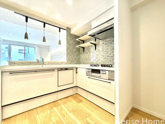 �����s���z�s������2���ڂ̒��Ã}���V�����̃L�b�`��