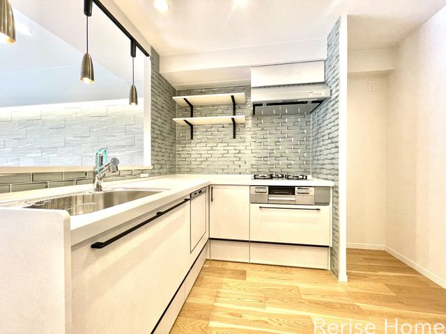 �����s���z�s������2���ڂ̒��Ã}���V�����̃L�b�`��