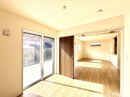 �����s�O��s�k��3���ڂ̐V�z��ˌ��Ẵ��r���O