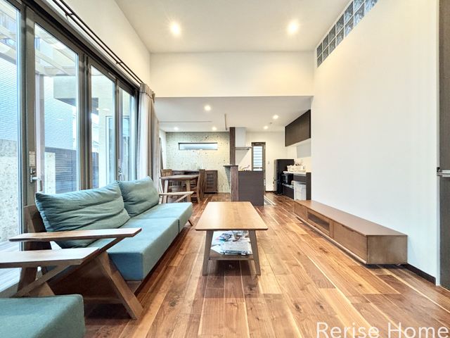 �����s������s�֑O2���ڂ̒��Ã}���V�����̃��r���O