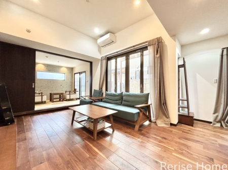 �����s������s�֑O2���ڂ̒��Ã}���V�����̃��r���O