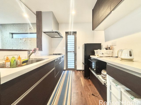 �����s������s�֑O2���ڂ̒��Ã}���V�����̃L�b�`��