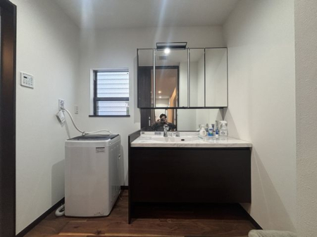 �����s������s�֑O2���ڂ̒��Ã}���V�����̃L�b�`��