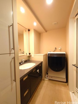 �����s���c�J��k�G�R6���ڂ̒��Ã}���V�����̐��ʑ�E���ʏ�